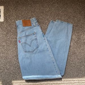 Levi’s High Loose Tapered Jeans-size 27